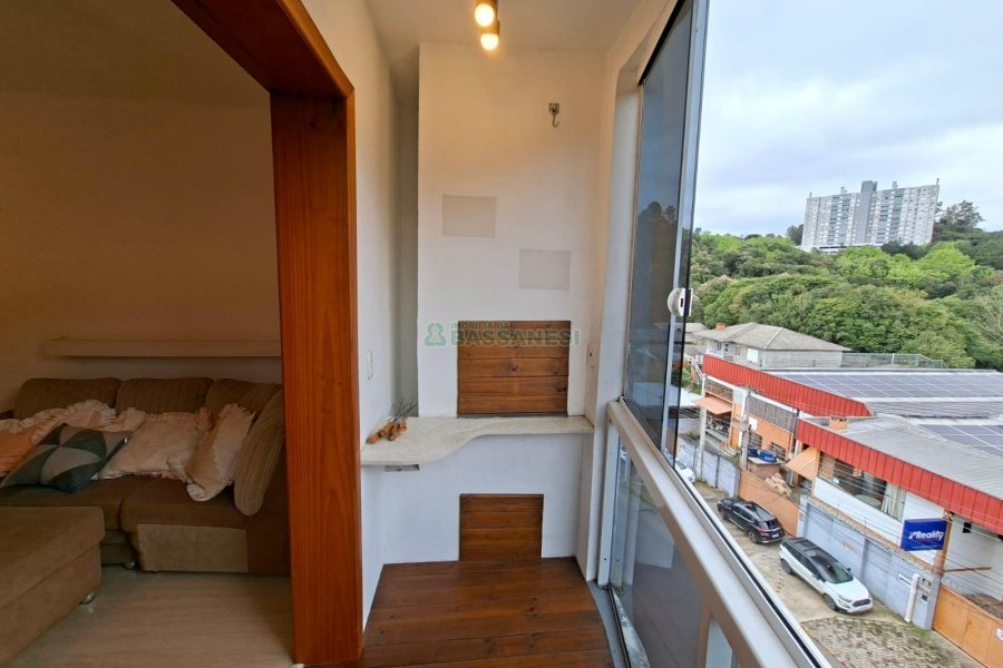 Apto Mobiliado com 59m², 2 dormitórios, 1 vaga, no bairro Reolon em Caxias do Sul para Alugar