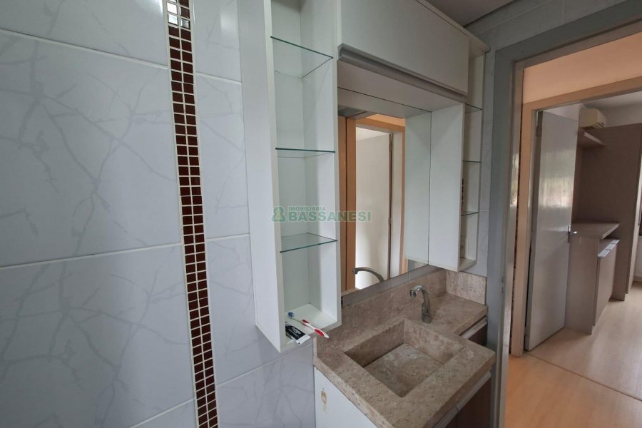 Apto Mobiliado com 59m², 2 dormitórios, 1 vaga, no bairro Reolon em Caxias do Sul para Alugar