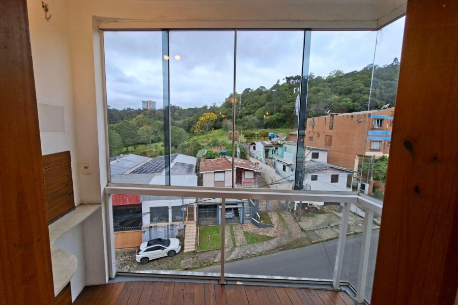 Apto Mobiliado com 59m², 2 dormitórios, 1 vaga, no bairro Reolon em Caxias do Sul para Alugar