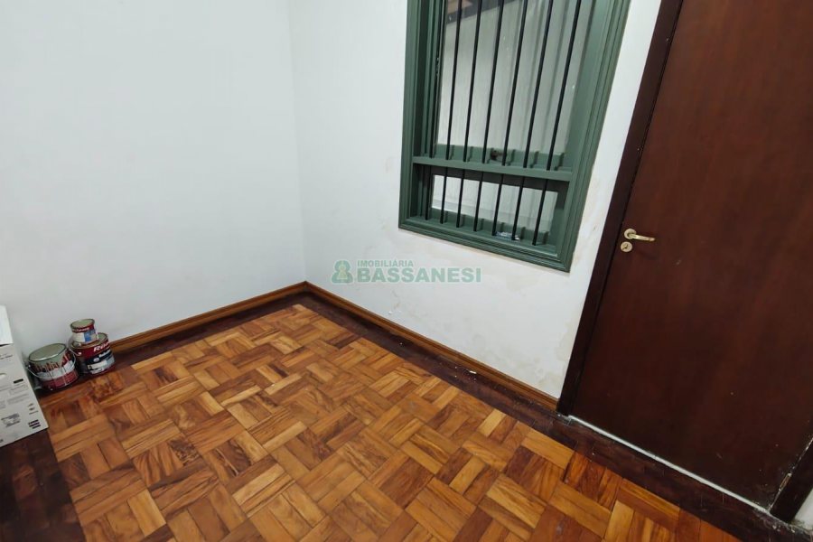 Apartamento com 110m², 3 dormitórios, 2 vagas, no bairro Centro em Caxias do Sul para Alugar