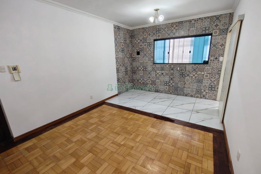 Apartamento com 110m², 3 dormitórios, 2 vagas, no bairro Centro em Caxias do Sul para Alugar