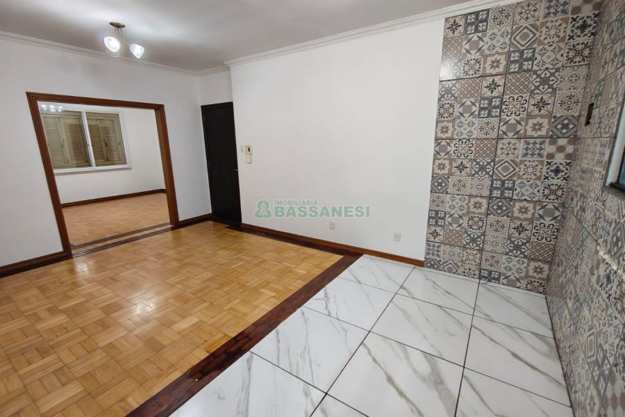 Apartamento com 110m², 3 dormitórios, 2 vagas, no bairro Centro em Caxias do Sul para Alugar