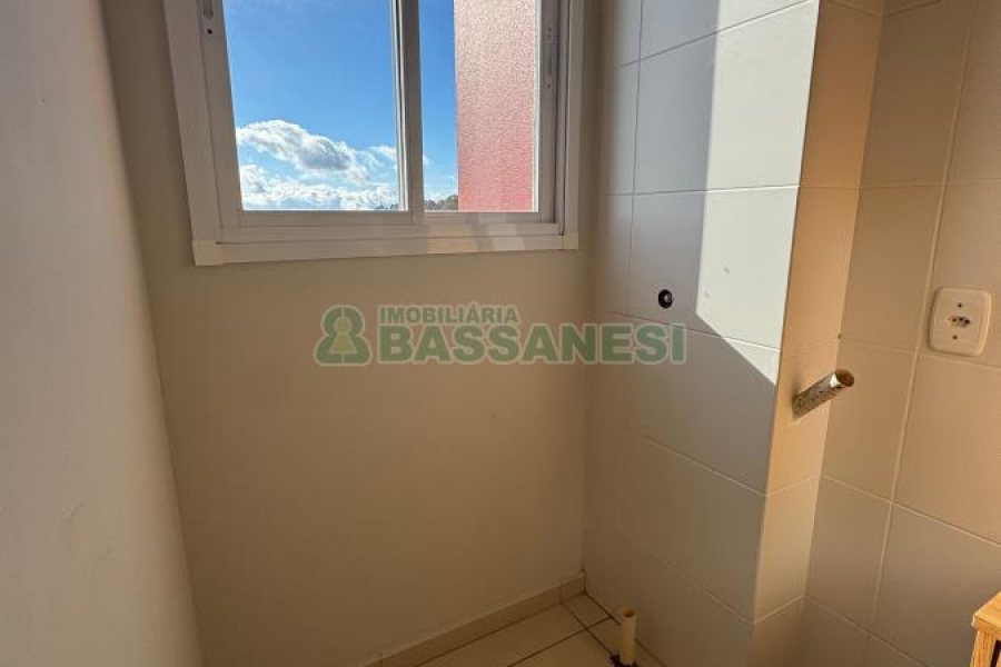 Apartamento com 42m², 2 dormitórios, 1 vaga, no bairro Desvio Rizzo em Caxias do Sul para Alugar