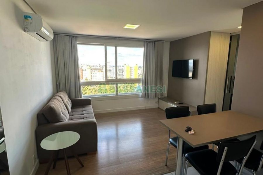 Apartamento com 38m², 1 dormitório, 1 vaga, no bairro Sanvitto em Caxias do Sul para Comprar