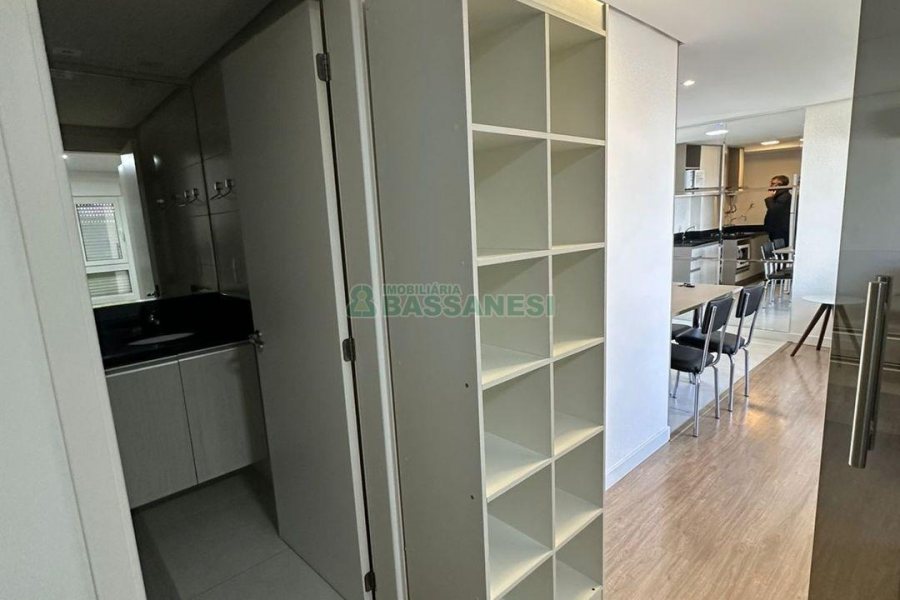 Apartamento com 38m², 1 dormitório, 1 vaga, no bairro Sanvitto em Caxias do Sul para Comprar