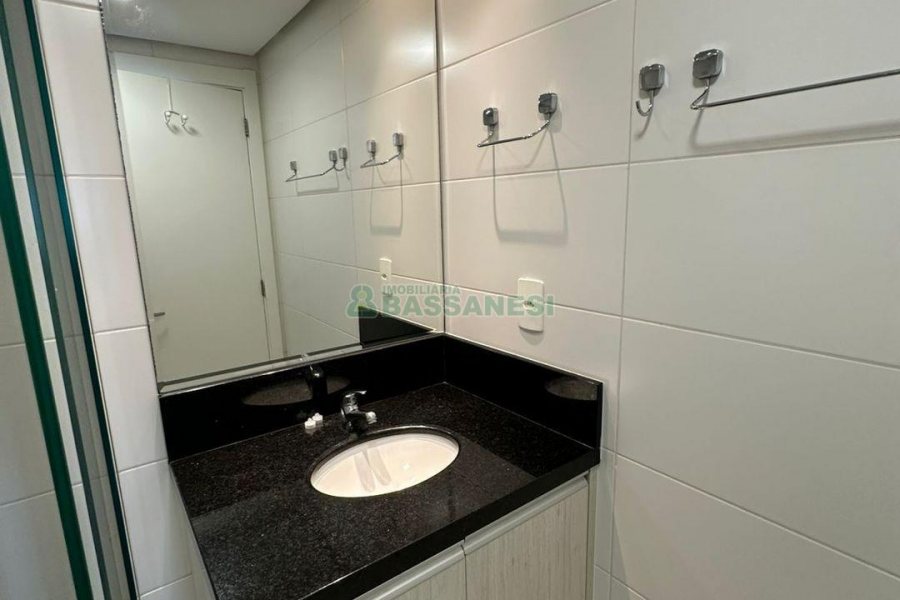 Apartamento com 38m², 1 dormitório, 1 vaga, no bairro Sanvitto em Caxias do Sul para Comprar