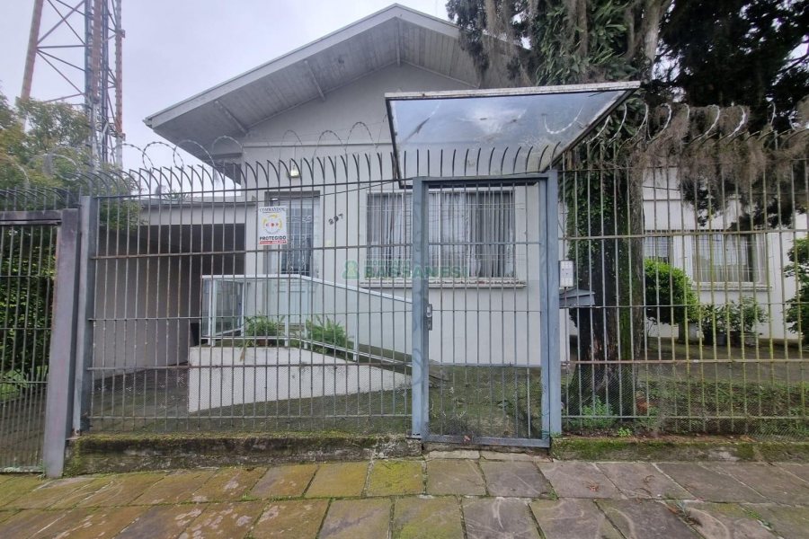 Casa Comercial com 380m², 2 vagas, no bairro Bela Vista em Caxias do Sul para Alugar