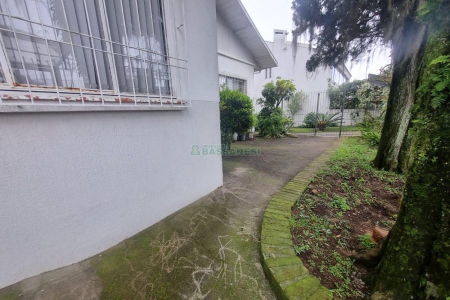 Casa Comercial com 380m², 2 vagas, no bairro Bela Vista em Caxias do Sul para Alugar
