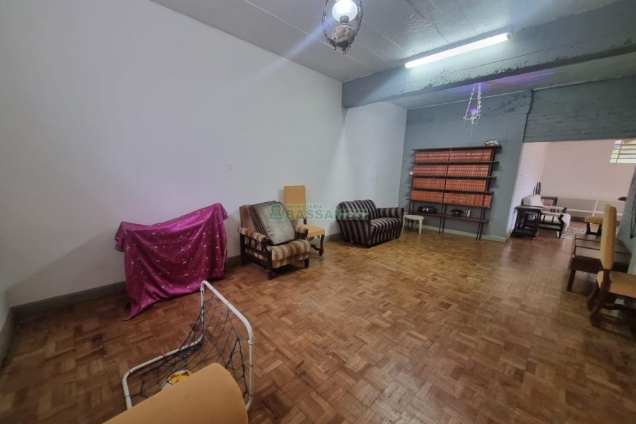 Casa Comercial com 380m², 2 vagas, no bairro Bela Vista em Caxias do Sul para Alugar