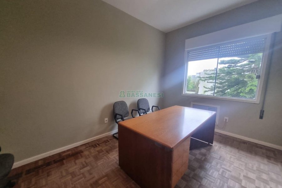 Casa Comercial com 380m², 2 vagas, no bairro Bela Vista em Caxias do Sul para Alugar