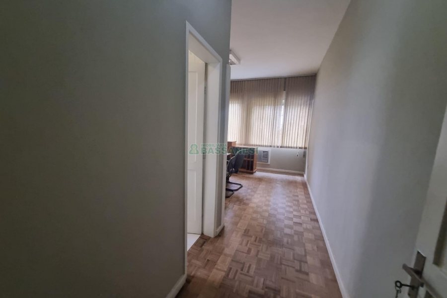 Casa Comercial com 380m², 2 vagas, no bairro Bela Vista em Caxias do Sul para Alugar