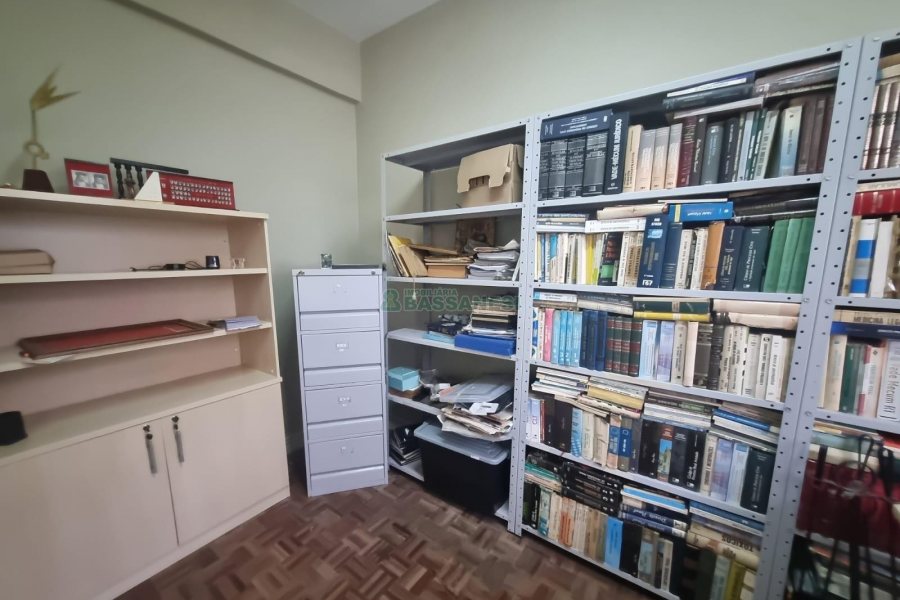 Casa Comercial com 380m², 2 vagas, no bairro Bela Vista em Caxias do Sul para Alugar