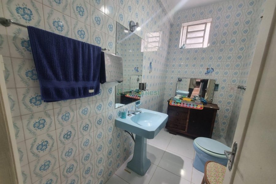 Casa Comercial com 380m², 2 vagas, no bairro Bela Vista em Caxias do Sul para Alugar