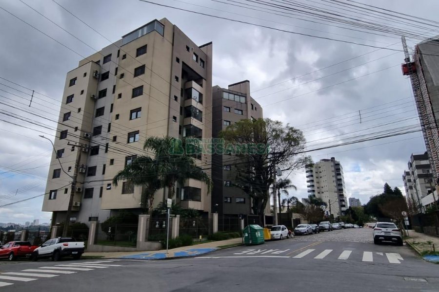 Apartamento com 150m², 3 dormitórios, 2 vagas, no bairro Lourdes em Caxias do Sul para Comprar