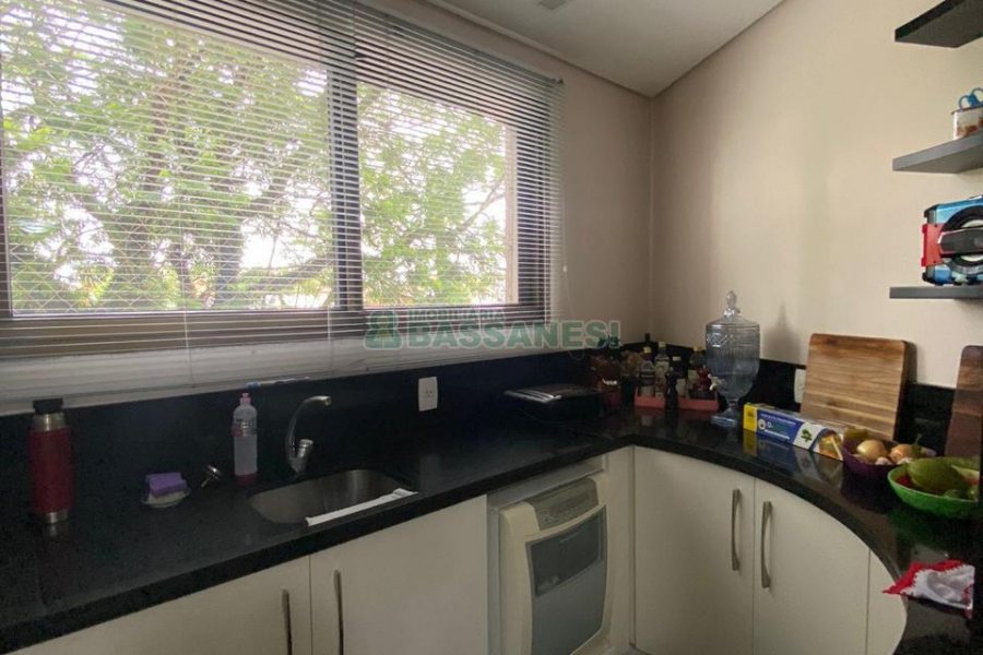 Apartamento com 150m², 3 dormitórios, 2 vagas, no bairro Lourdes em Caxias do Sul para Comprar