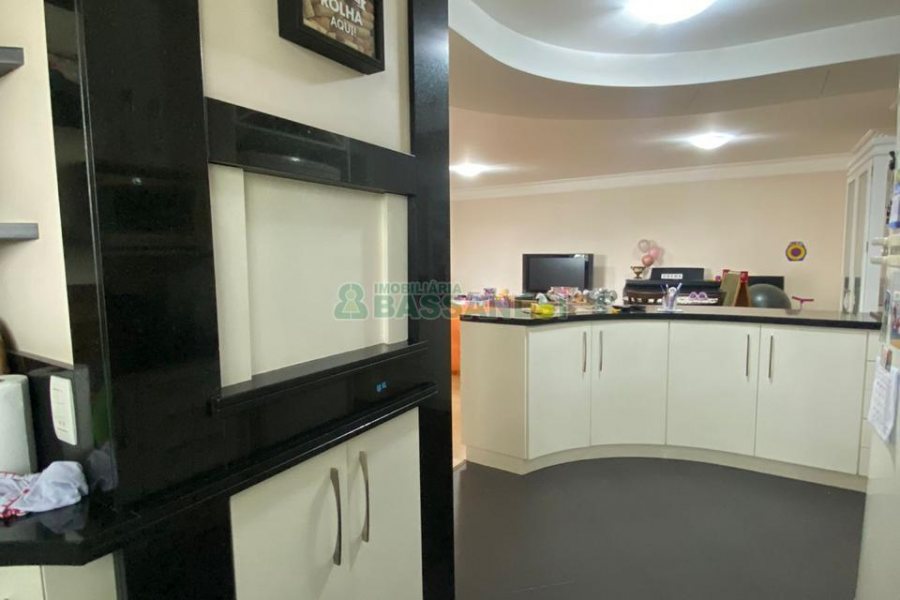 Apartamento com 150m², 3 dormitórios, 2 vagas, no bairro Lourdes em Caxias do Sul para Comprar