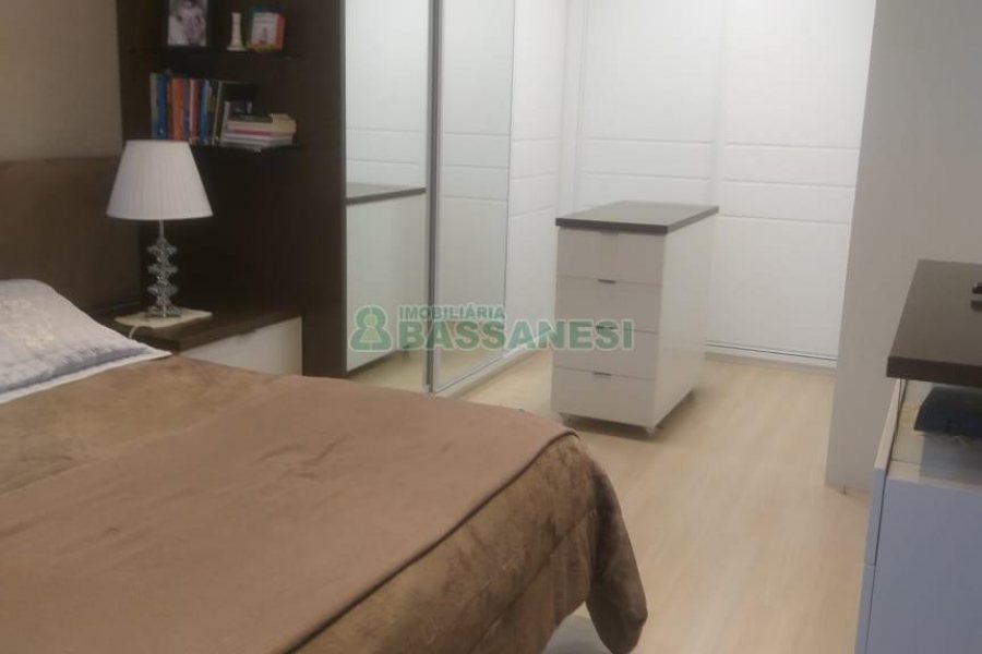 Apartamento com 150m², 3 dormitórios, 2 vagas, no bairro Lourdes em Caxias do Sul para Comprar