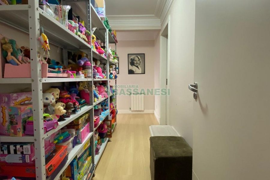 Apartamento com 150m², 3 dormitórios, 2 vagas, no bairro Lourdes em Caxias do Sul para Comprar