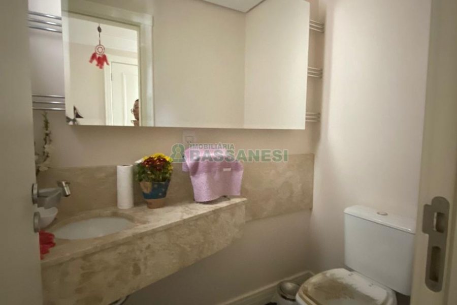Apartamento com 150m², 3 dormitórios, 2 vagas, no bairro Lourdes em Caxias do Sul para Comprar