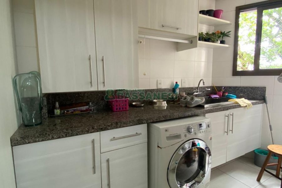 Apartamento com 150m², 3 dormitórios, 2 vagas, no bairro Lourdes em Caxias do Sul para Comprar