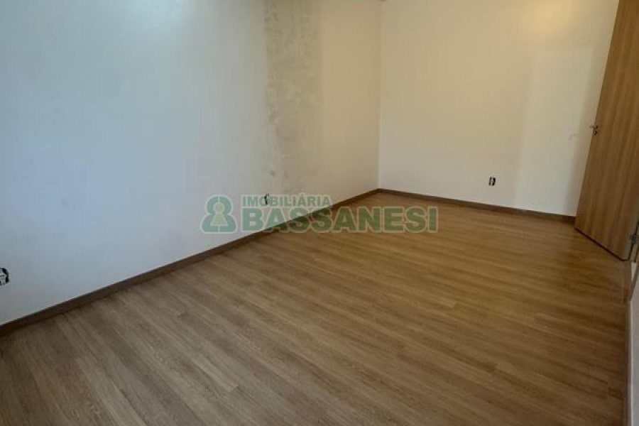 Apartamento com 65m², 2 dormitórios, 1 vaga, no bairro Desvio Rizzo em Caxias do Sul para Alugar