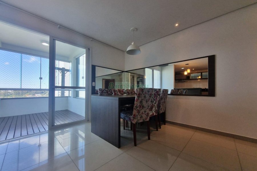 Apartamento com 111m², 3 dormitórios, 2 vagas, no bairro Vinhedos em Caxias do Sul para Alugar