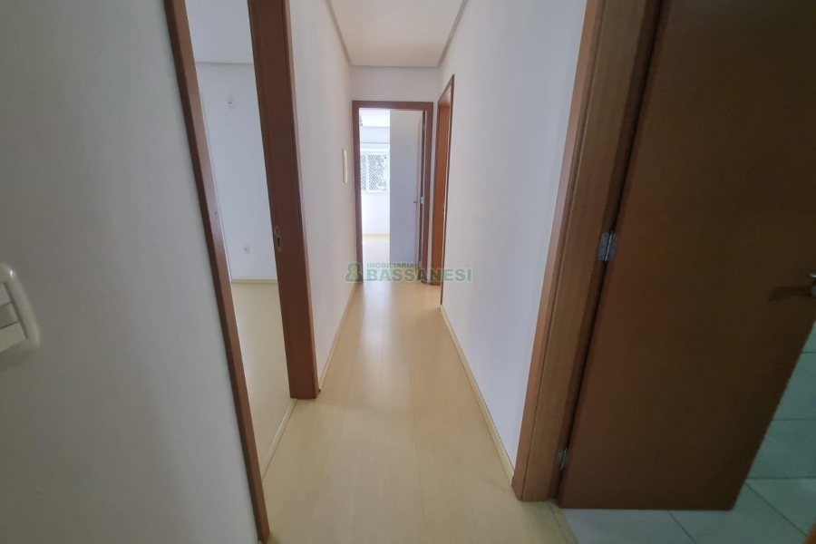 Apartamento com 111m², 3 dormitórios, 2 vagas, no bairro Vinhedos em Caxias do Sul para Alugar