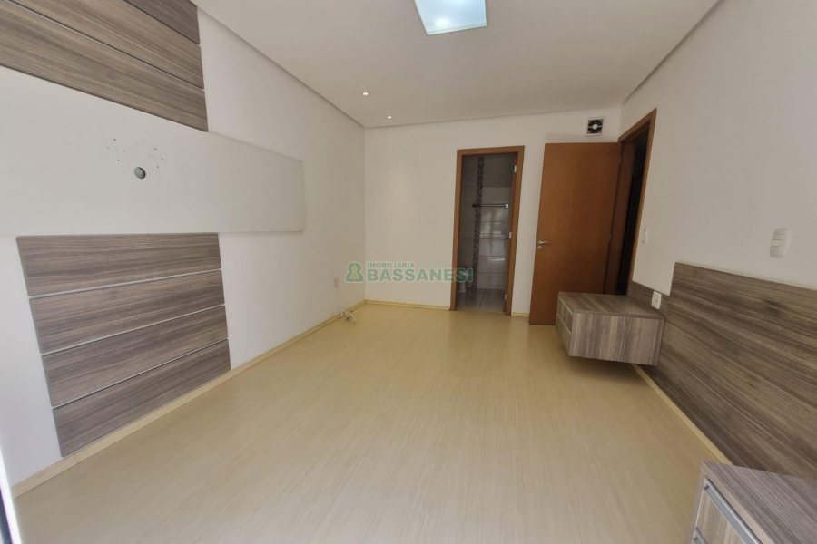 Apartamento com 111m², 3 dormitórios, 2 vagas, no bairro Vinhedos em Caxias do Sul para Alugar