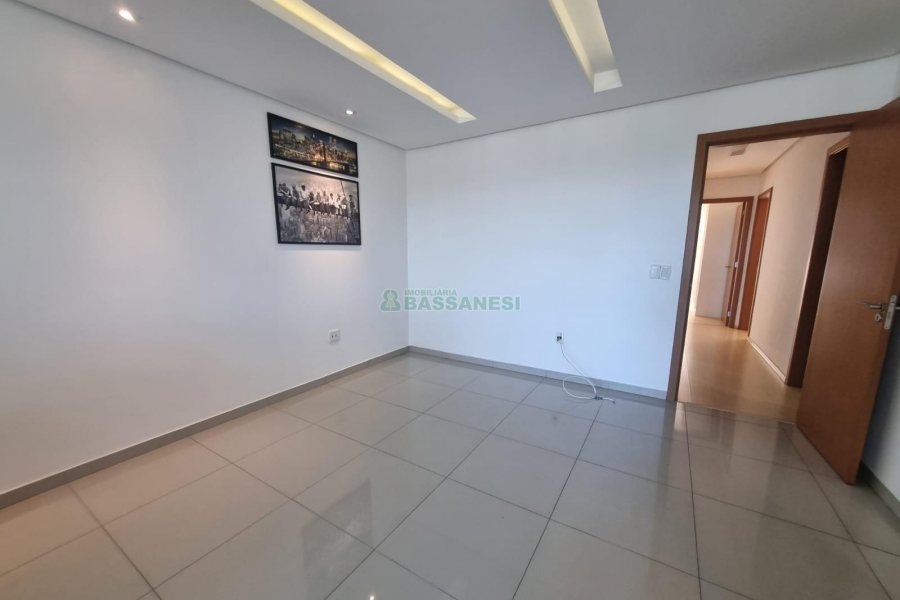 Apartamento com 111m², 3 dormitórios, 2 vagas, no bairro Vinhedos em Caxias do Sul para Alugar