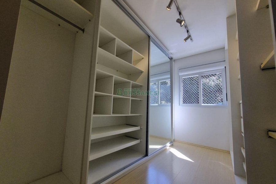 Apartamento com 111m², 3 dormitórios, 2 vagas, no bairro Vinhedos em Caxias do Sul para Alugar