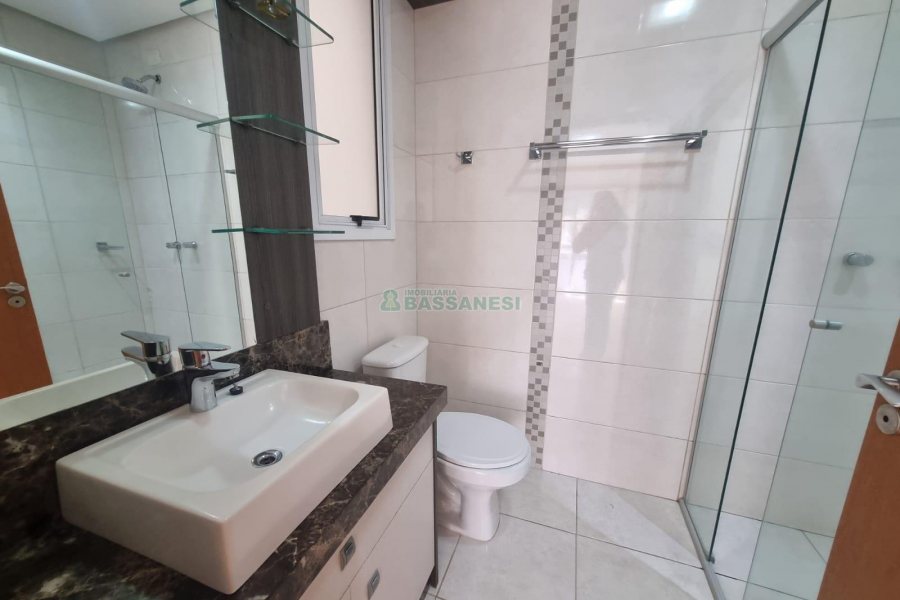 Apartamento com 111m², 3 dormitórios, 2 vagas, no bairro Vinhedos em Caxias do Sul para Alugar