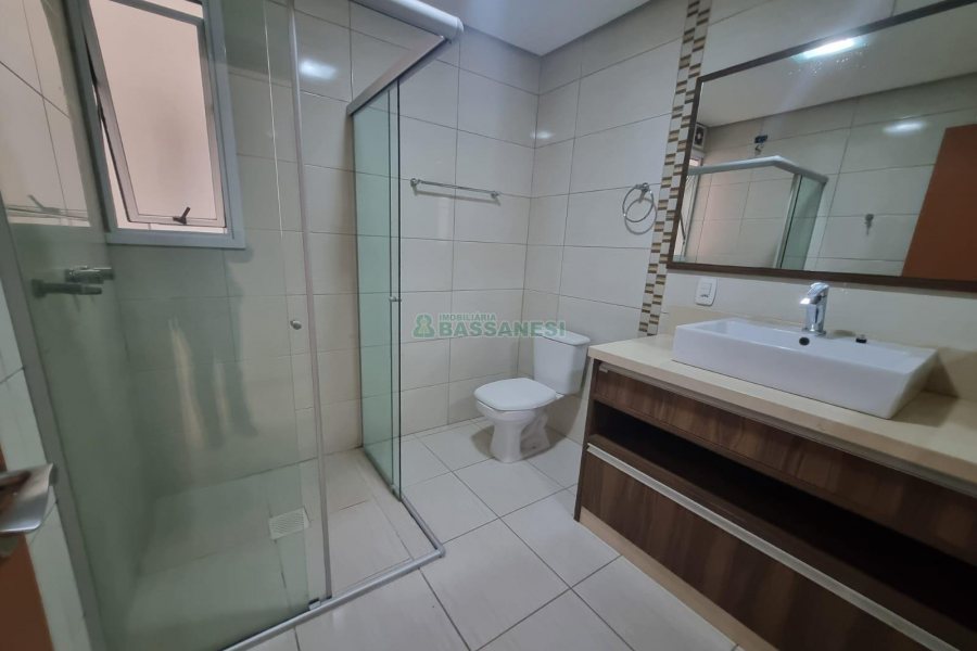 Apartamento com 111m², 3 dormitórios, 2 vagas, no bairro Vinhedos em Caxias do Sul para Alugar