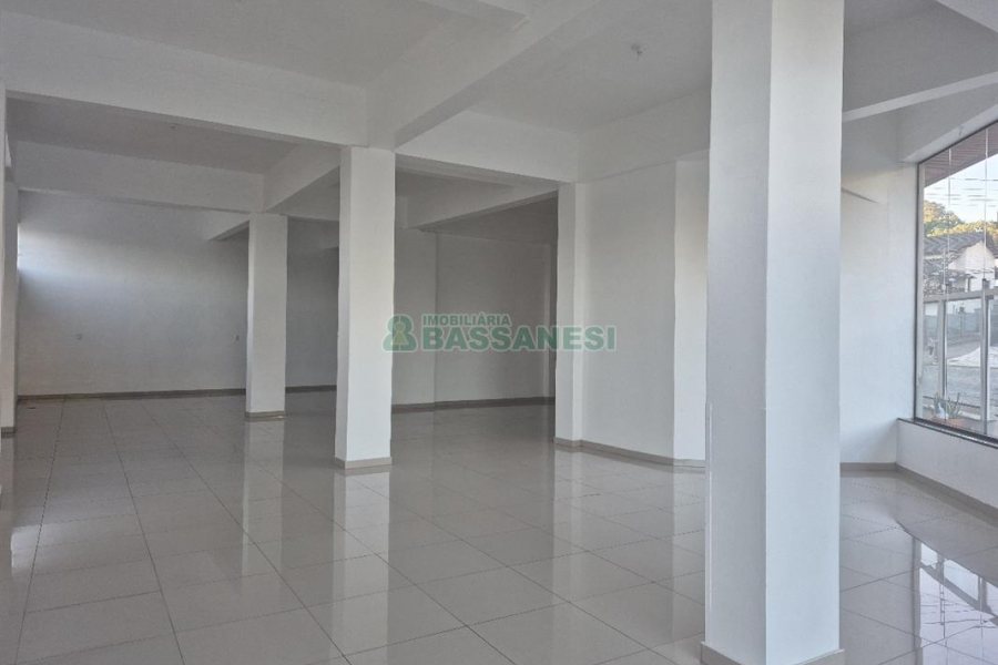 Loja com 293m², no bairro Colina Sorriso em Caxias do Sul para Alugar