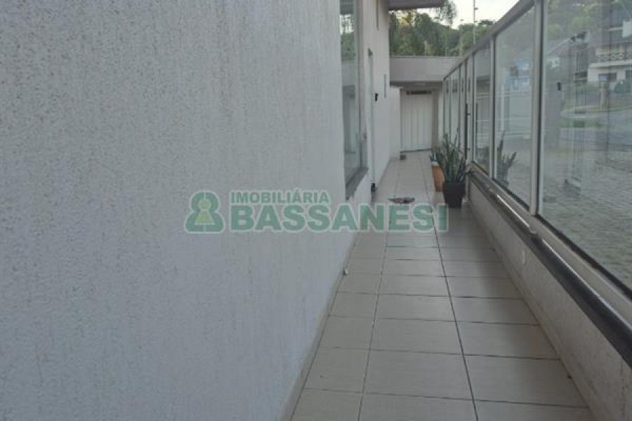 Loja com 293m², no bairro Colina Sorriso em Caxias do Sul para Alugar
