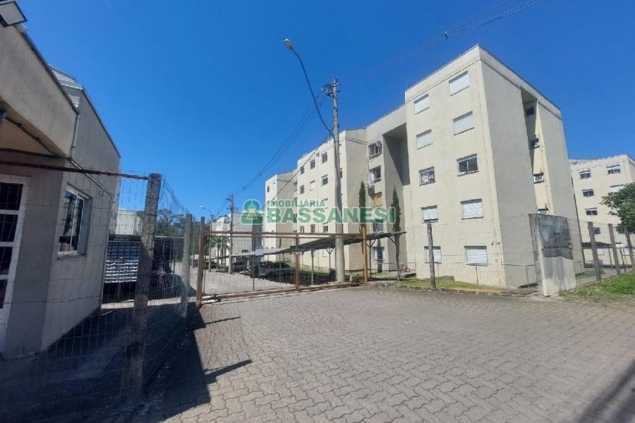 Apartamento com 47m², 2 dormitórios, 1 vaga, no bairro Desvio Rizzo em Caxias do Sul para Alugar