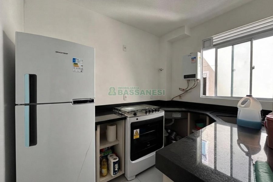 Apartamento com 47m², 2 dormitórios, 1 vaga, no bairro Desvio Rizzo em Caxias do Sul para Alugar