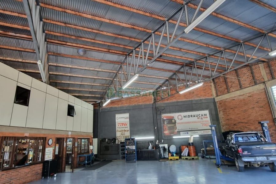 Pavilhão com 535m², no bairro Ana Rech em Caxias do Sul para Comprar