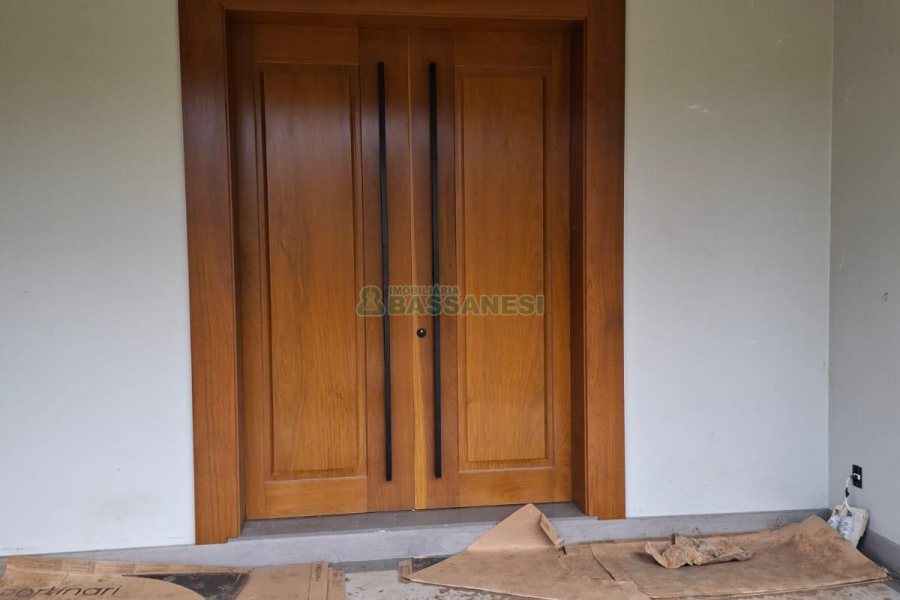 Casa com 456m², 3 dormitórios, 2 vagas, no bairro São Ciro em Caxias do Sul para Comprar