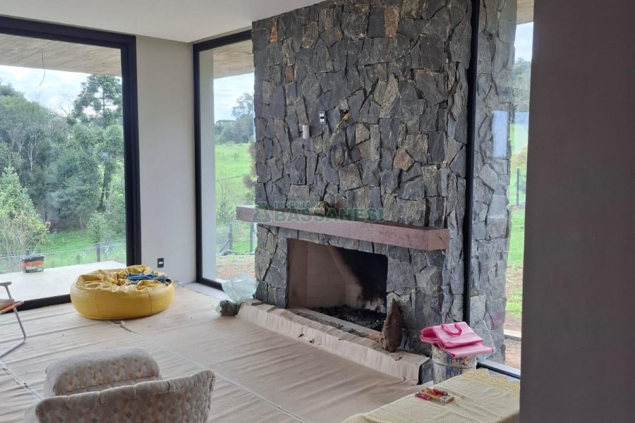Casa com 456m², 3 dormitórios, 2 vagas, no bairro São Ciro em Caxias do Sul para Comprar