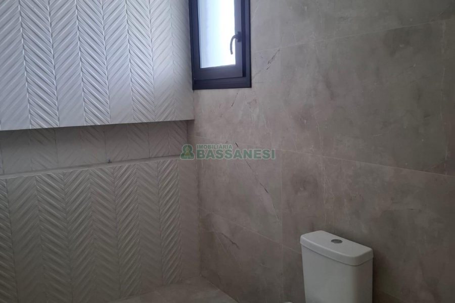 Casa com 456m², 3 dormitórios, 2 vagas, no bairro São Ciro em Caxias do Sul para Comprar