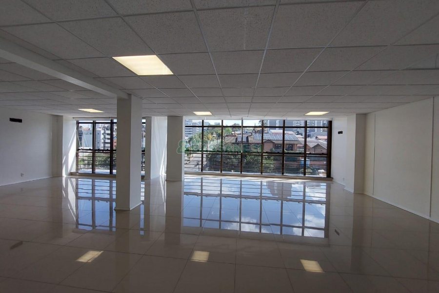 Sala com 97m², 1 vaga, no bairro Floresta em Caxias do Sul para Alugar