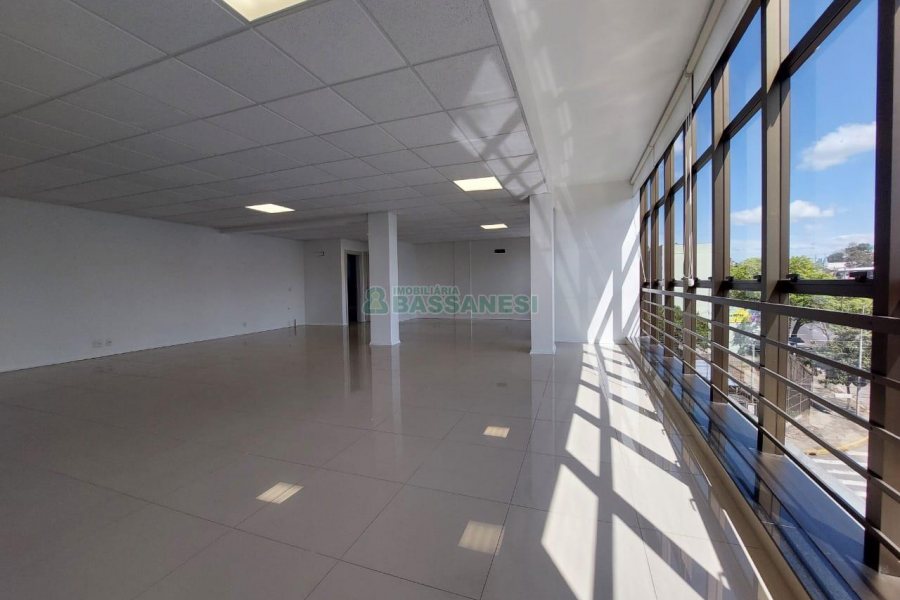 Sala com 97m², 1 vaga, no bairro Floresta em Caxias do Sul para Alugar