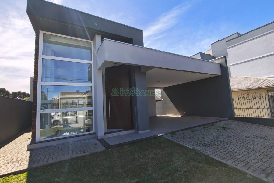 Casa com 180m², 3 dormitórios, 2 vagas, no bairro Bela Vista em Caxias do Sul para Comprar