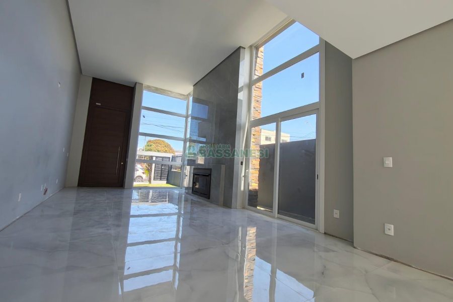 Casa com 180m², 3 dormitórios, 2 vagas, no bairro Bela Vista em Caxias do Sul para Comprar