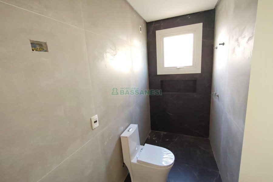 Casa com 180m², 3 dormitórios, 2 vagas, no bairro Bela Vista em Caxias do Sul para Comprar