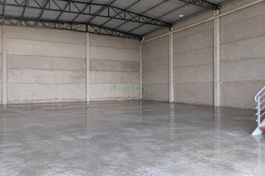Pavilhão com 276m², no bairro Esplanada em Caxias do Sul para Alugar