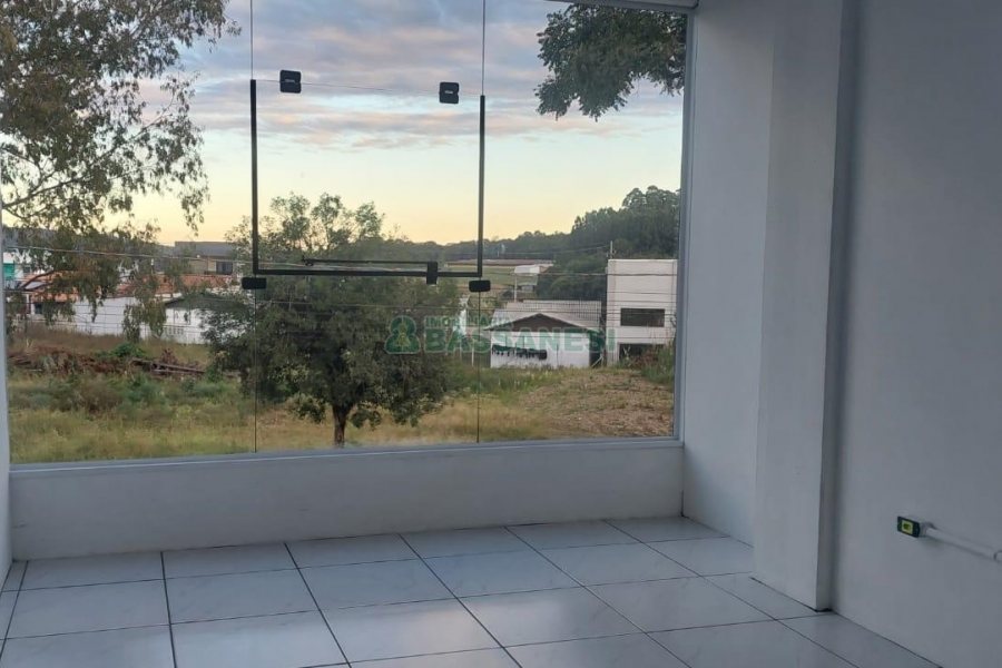 Pavilhão com 276m², no bairro Esplanada em Caxias do Sul para Alugar