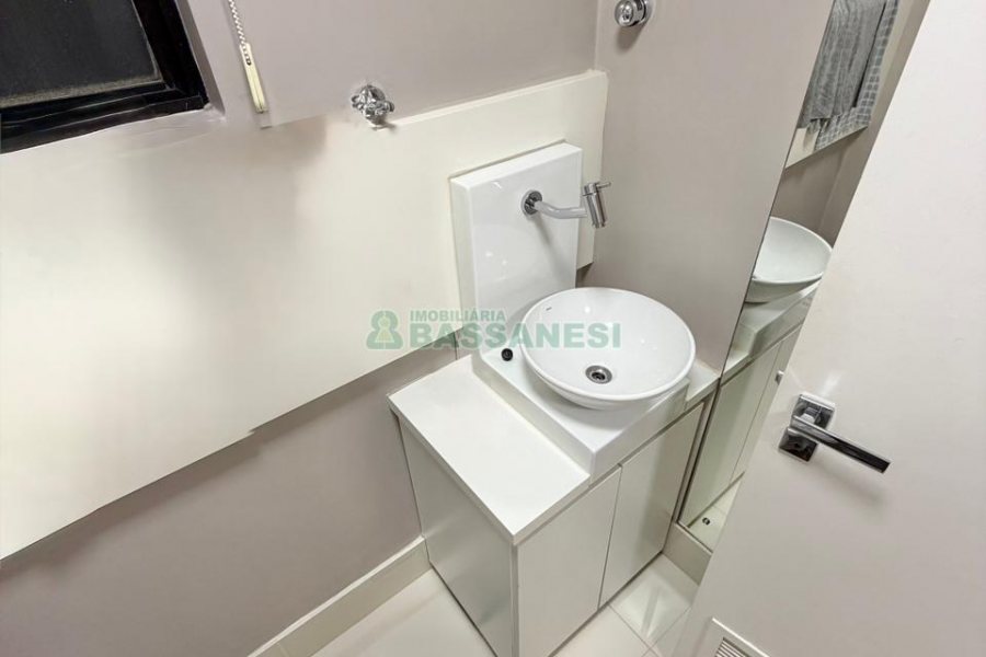 Sala com 48m², 1 vaga, no bairro Centro em Caxias do Sul para Comprar