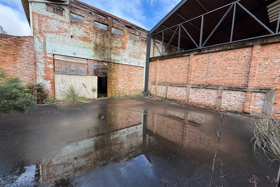 Pavilhão com 1000m², no bairro Exposição em Caxias do Sul para Alugar