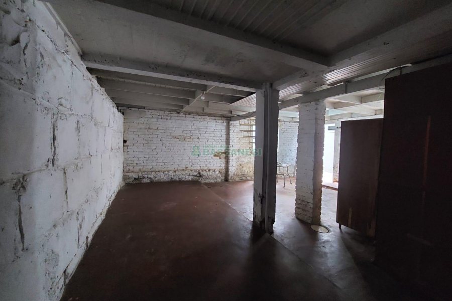 Casa com 120m², 2 dormitórios, 2 vagas, no bairro Exposição em Caxias do Sul para Alugar